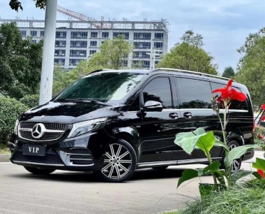 2025年北京奔驰商务租车指南:价格、服务及注意事项