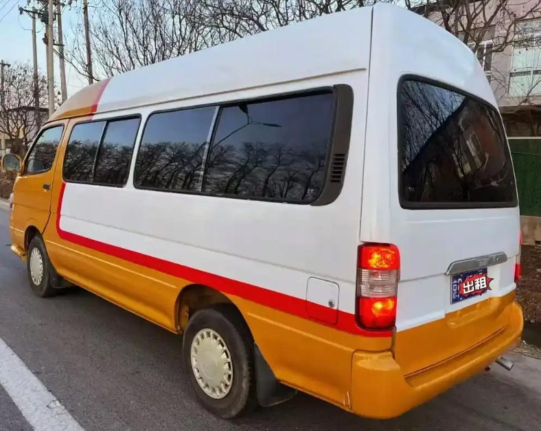 北京面包车出租一天多少钱